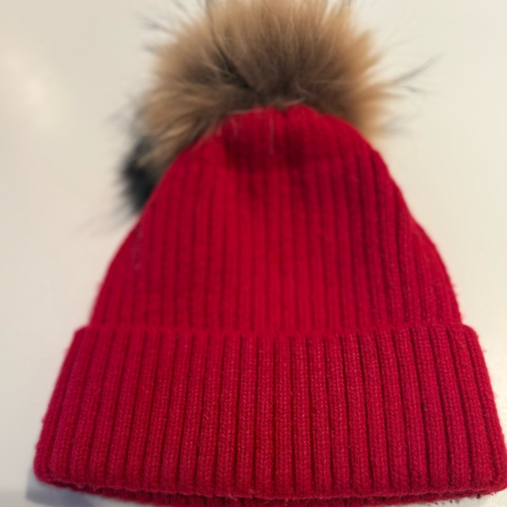 Elegant Red Knit Beanie with Faux Fur Pom-Pom